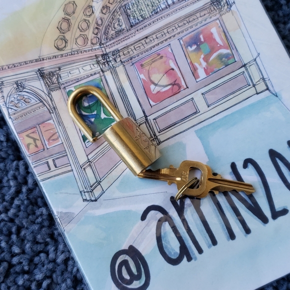 Louis Vuitton Lock & 2 Keys - LV Padlock - Picture 5 of 7